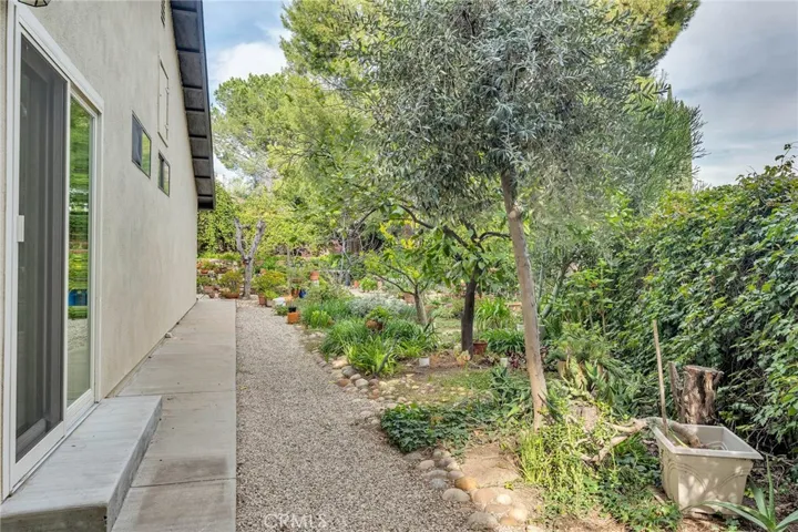 20111 Vintage Street, Chatsworth, California 91311