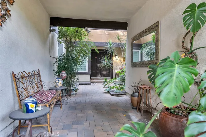 20111 Vintage Street, Chatsworth, California 91311