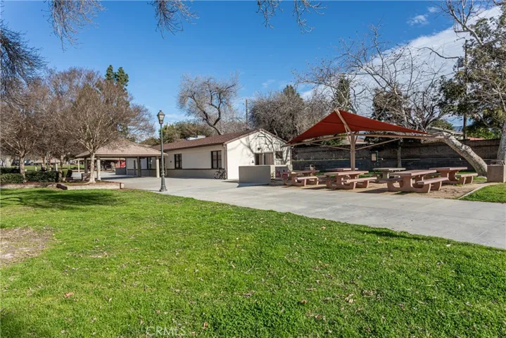 633 N Rosemary Lane, Burbank, California 91505