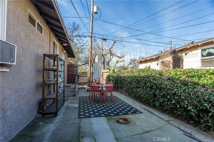 633 N Rosemary Lane, Burbank, California 91505