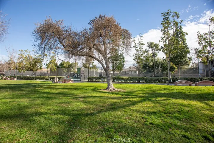 633 N Rosemary Lane, Burbank, California 91505