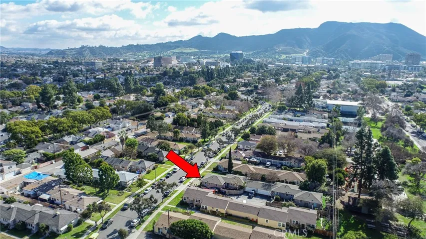 633 N Rosemary Lane, Burbank, California 91505