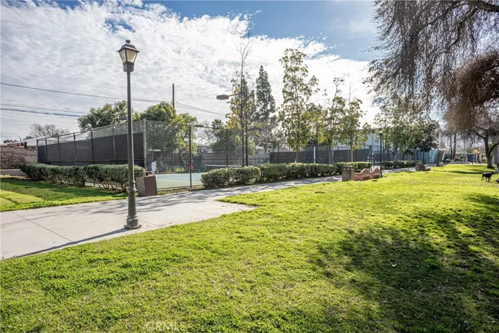 633 N Rosemary Lane, Burbank, California 91505