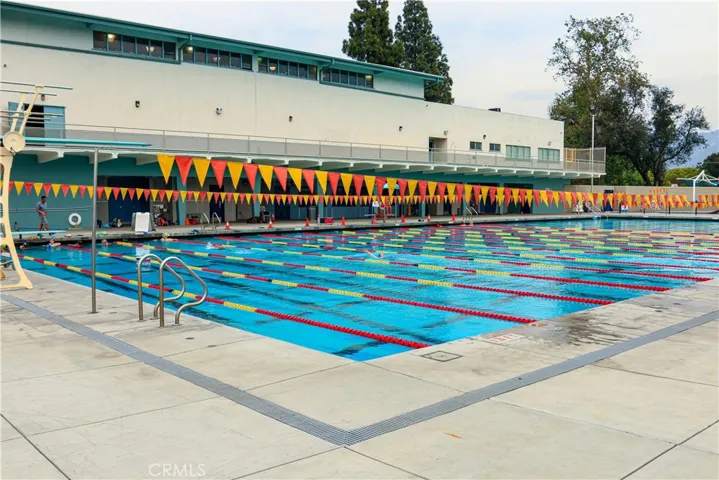 633 N Rosemary Lane, Burbank, California 91505