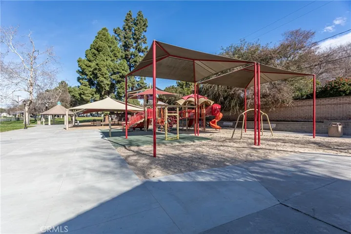 633 N Rosemary Lane, Burbank, California 91505