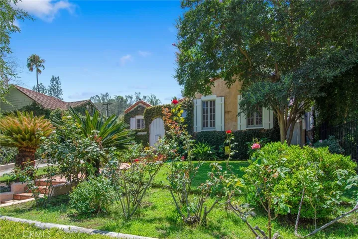 12138 Laurel Terrace Drive, Studio City, California 91604