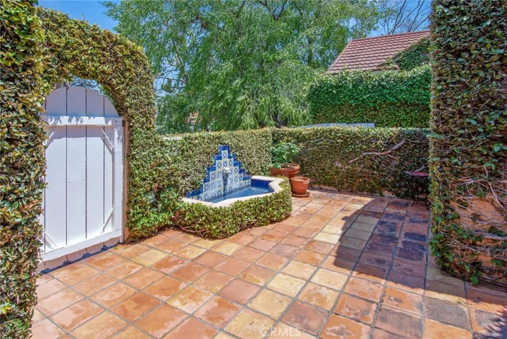 12138 Laurel Terrace Drive, Studio City, California 91604