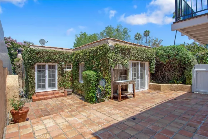 12138 Laurel Terrace Drive, Studio City, California 91604
