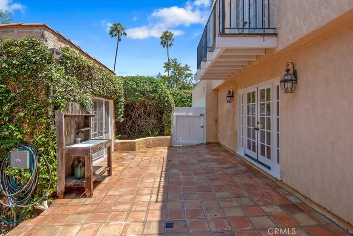 Back Patio to Guest House