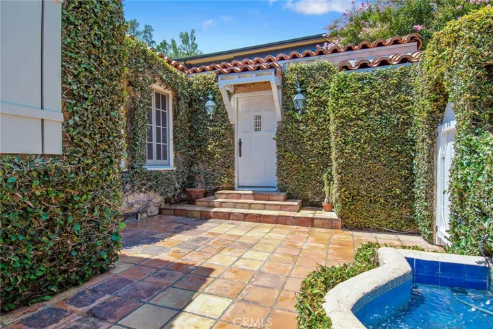 12138 Laurel Terrace Drive, Studio City, California 91604