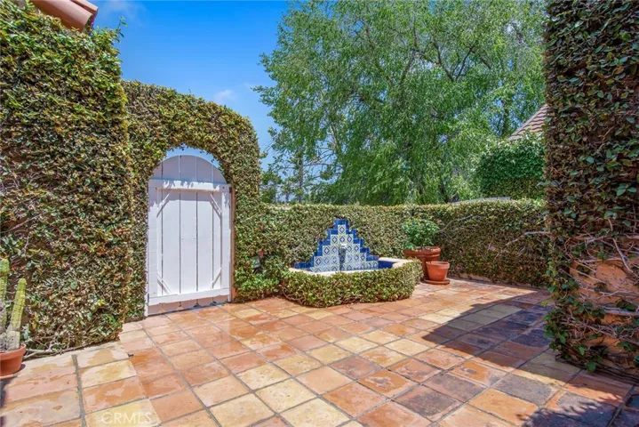 12138 Laurel Terrace Drive, Studio City, California 91604