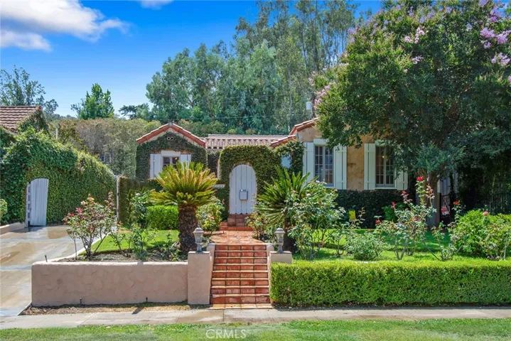 12138 Laurel Terrace Drive, Studio City, California 91604