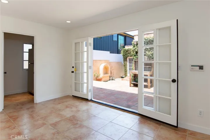 1st Floor Guest House with Storage & Refrigerator