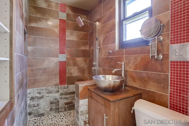 5671 Churchward, San Diego, California 92114