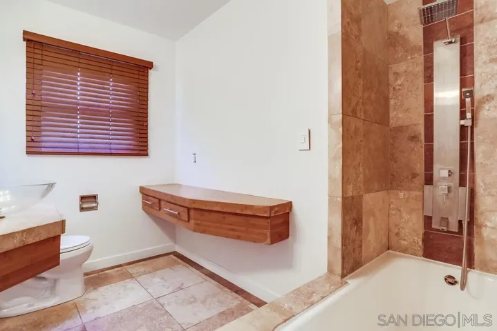 5671 Churchward, San Diego, California 92114