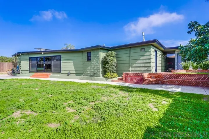 5671 Churchward, San Diego, California 92114