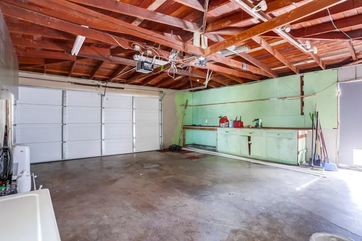 5671 Churchward, San Diego, California 92114
