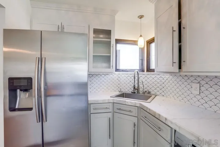 5671 Churchward, San Diego, California 92114
