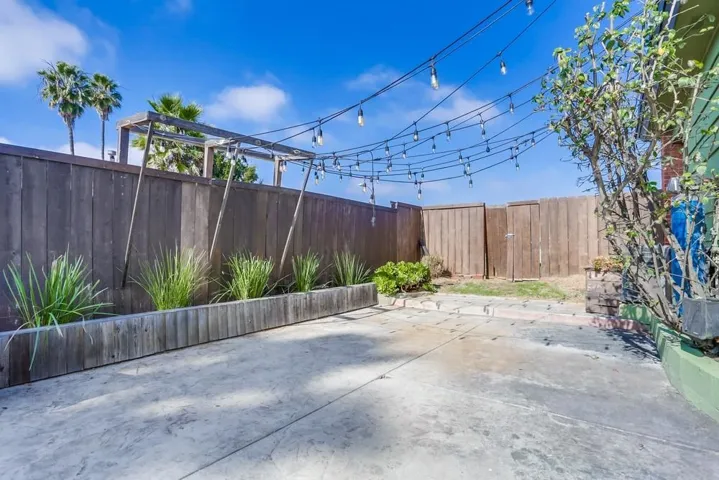 5671 Churchward, San Diego, California 92114