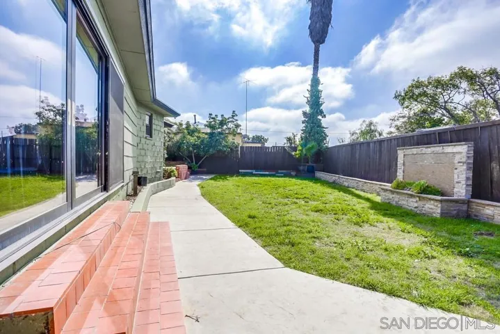 5671 Churchward, San Diego, California 92114