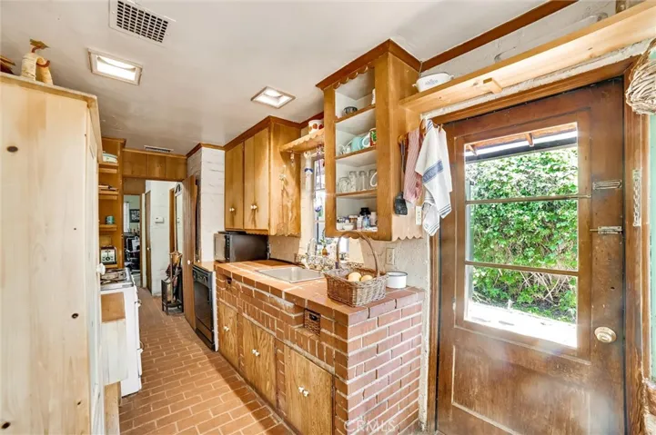4928 Bluebell Avenue, Valley Village, California 91607