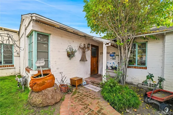 4928 Bluebell Avenue, Valley Village, California 91607