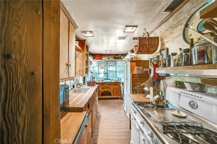 4928 Bluebell Avenue, Valley Village, California 91607