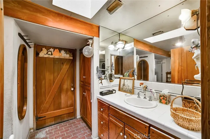 4928 Bluebell Avenue, Valley Village, California 91607