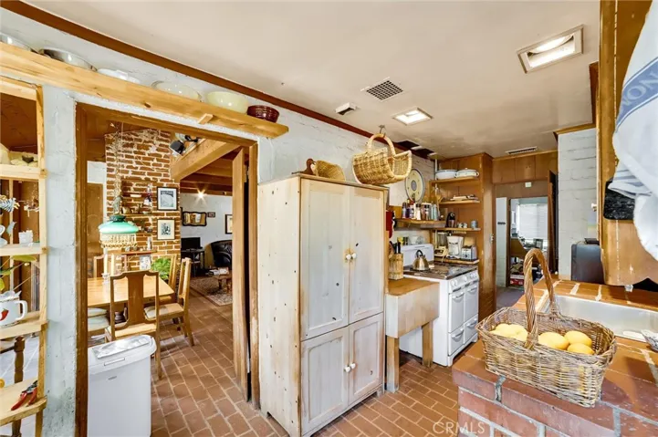 4928 Bluebell Avenue, Valley Village, California 91607