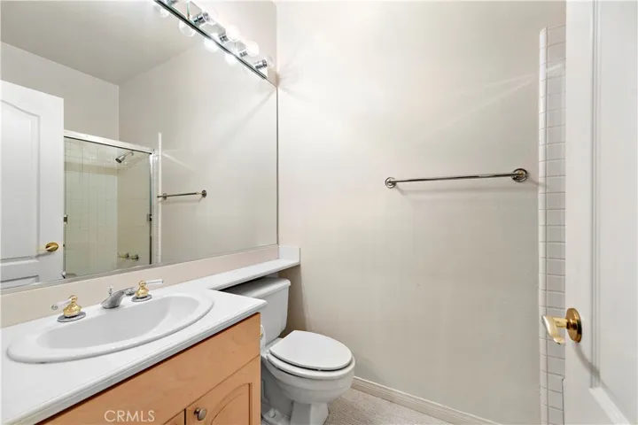 Second bedroom ensuite full bathroom