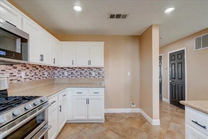 40728 La Salle Place, Murrieta, California 92563