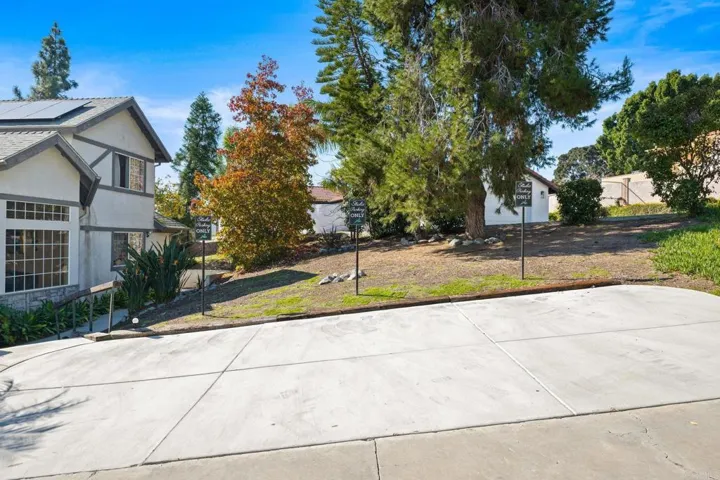 1079 Lau Hala Canyon, Vista, California 92081