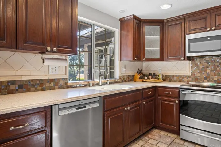 1079 Lau Hala Canyon, Vista, California 92081