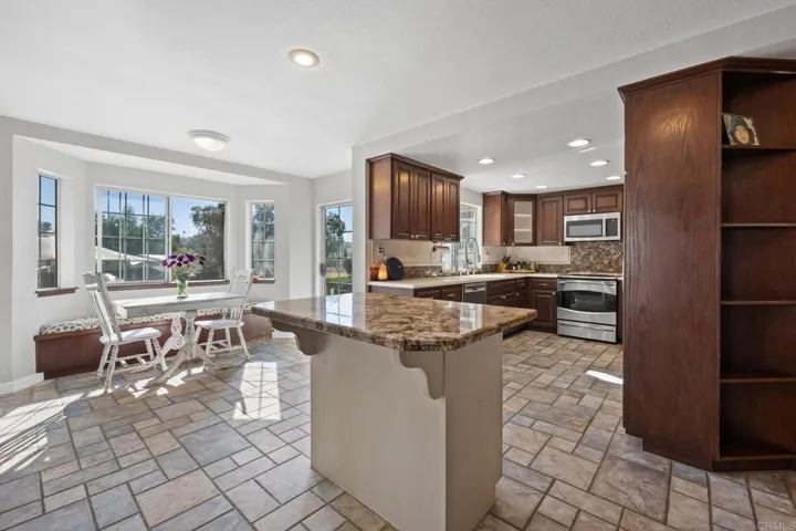 1079 Lau Hala Canyon, Vista, California 92081