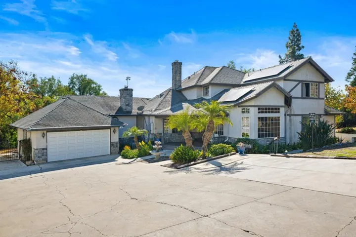 1079 Lau Hala Canyon, Vista, California 92081
