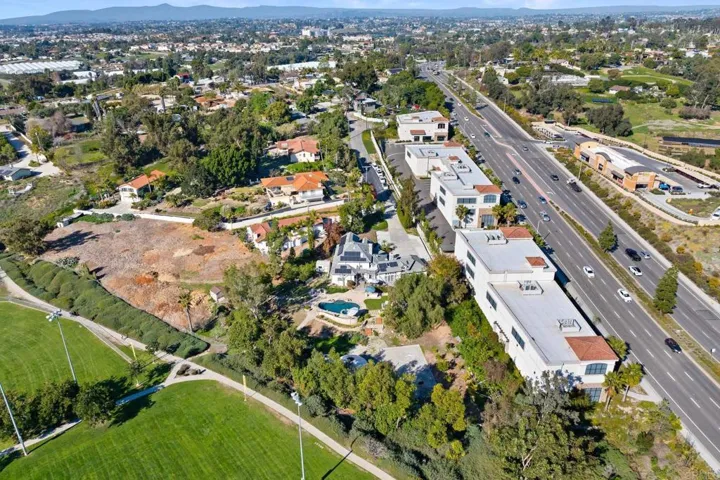1079 Lau Hala Canyon, Vista, California 92081