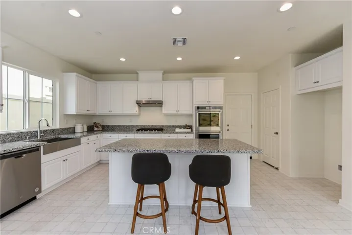 9665 Summertime Terrace, Riverside, California 92508