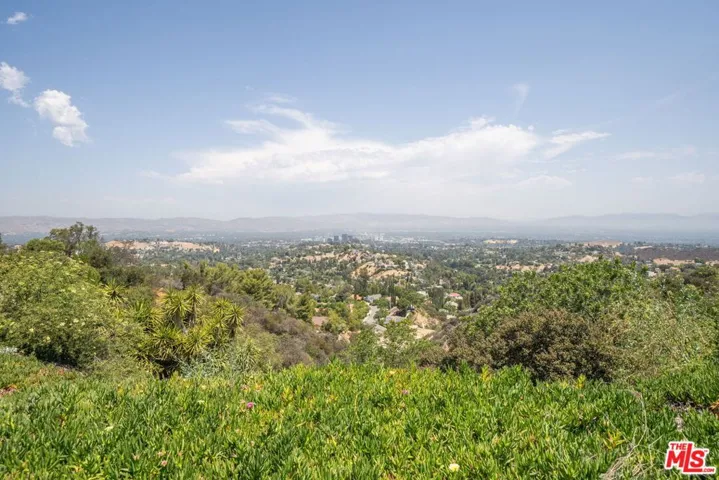 101 Pawnee Lane, Topanga, California 90290