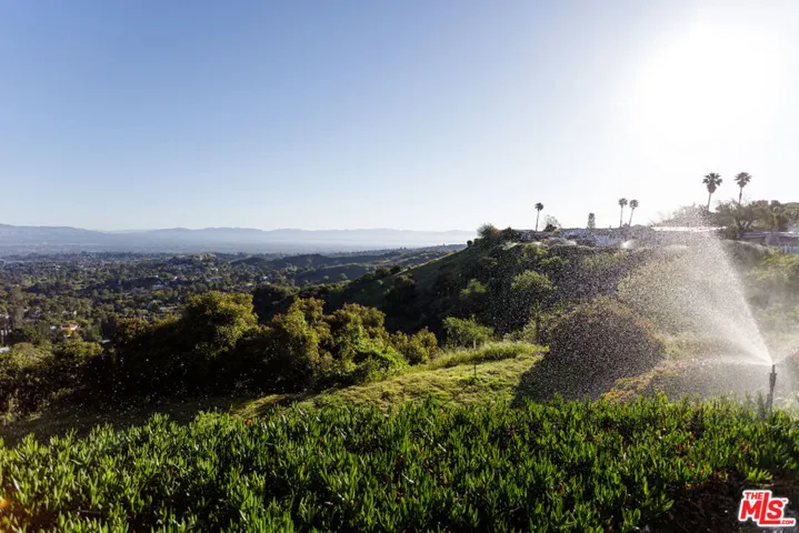 101 Pawnee Lane, Topanga, California 90290