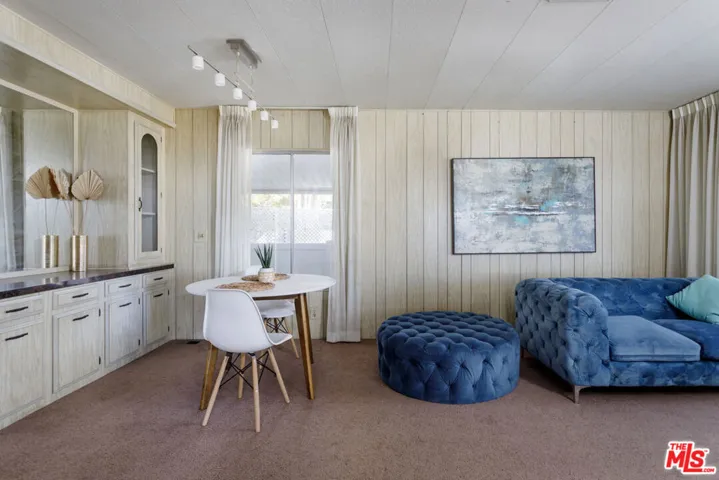 Living Room/Dining