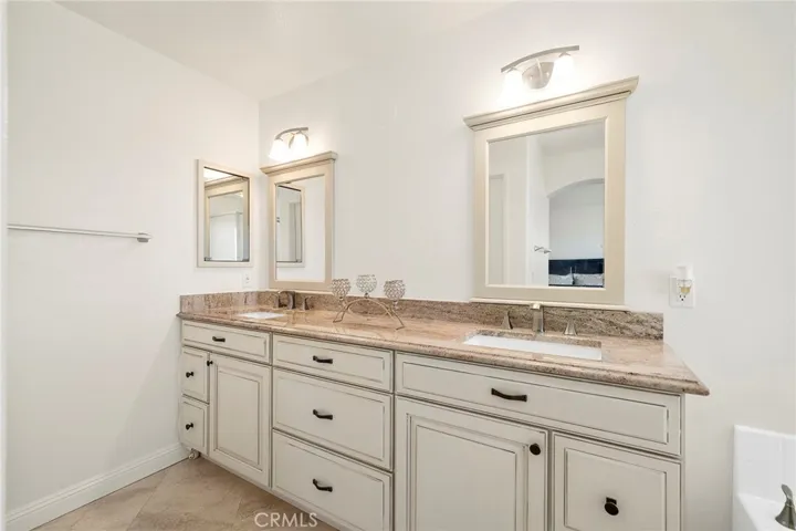 32903 Charmes, Temecula, California 92592