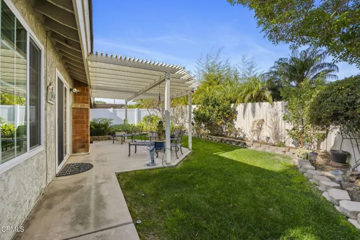 28-web-or-mls-UpmarketMedia_9139Feather-