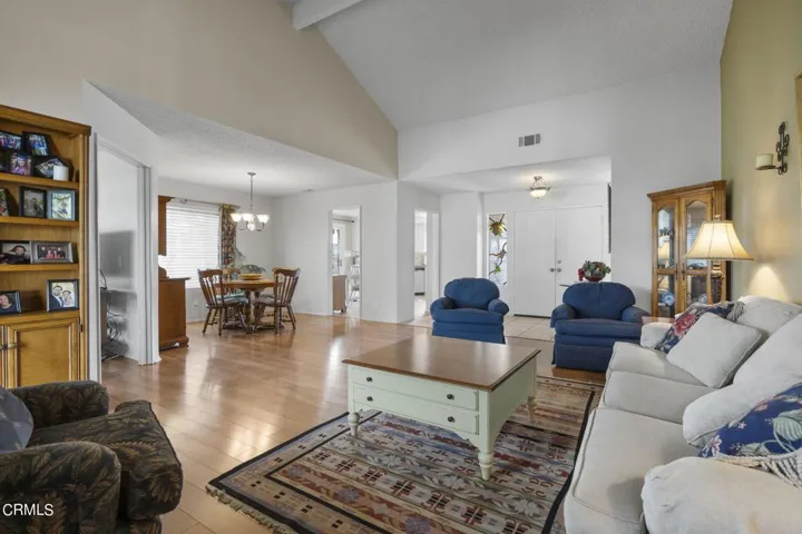 10-web-or-mls-UpmarketMedia_9139Feather-
