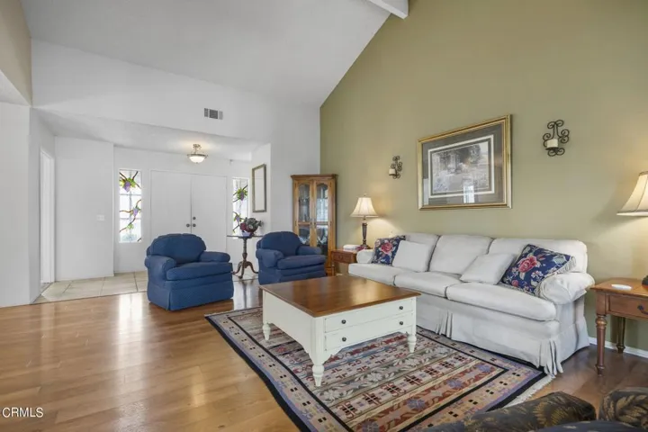 9-web-or-mls-UpmarketMedia_9139Feather-6