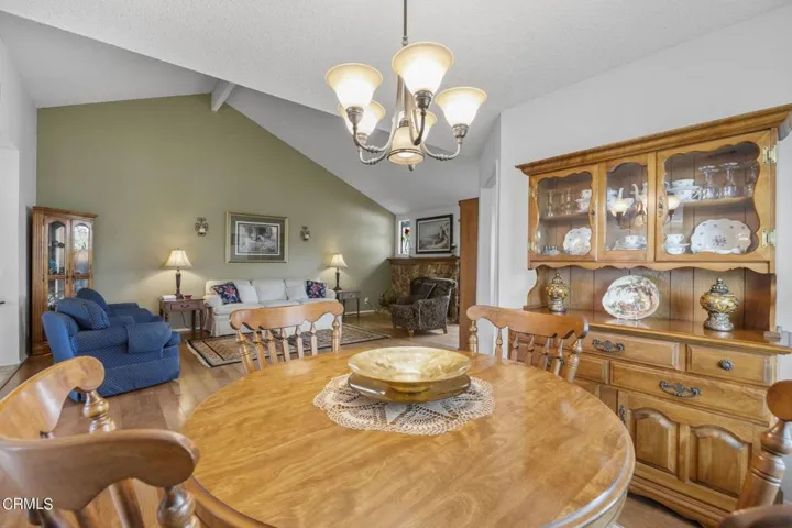 12-web-or-mls-UpmarketMedia_9139Feather-