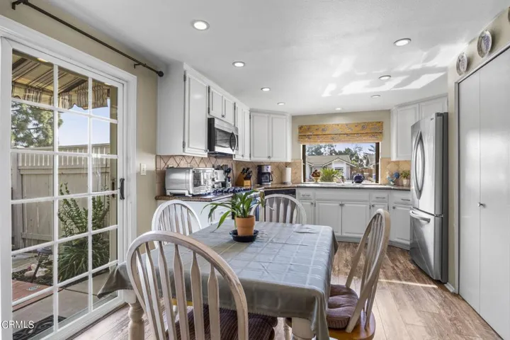 15-web-or-mls-UpmarketMedia_9139Feather-