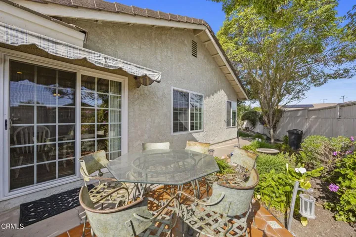 32-web-or-mls-UpmarketMedia_9139Feather-