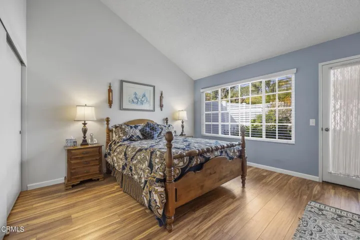 20-web-or-mls-UpmarketMedia_9139Feather-