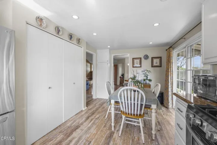 18-web-or-mls-UpmarketMedia_9139Feather-