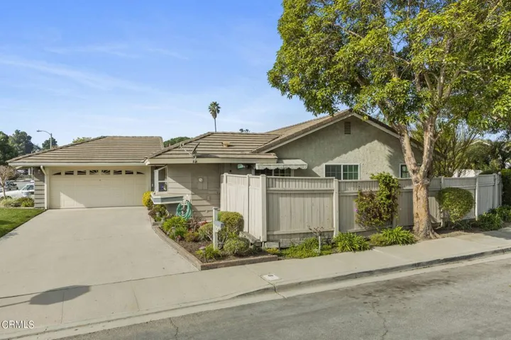 1-web-or-mls-UpmarketMedia_9139Feather-4